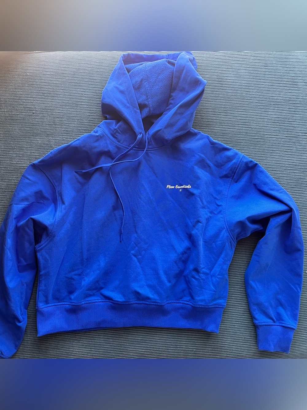 NWOT Fleo Essential Crop Hoodie Sweatshirt Top S Athleisure Casual Blue Pocket